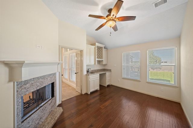 158 Harley Drive, Montgomery, TX 77356