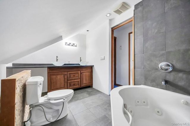 9 Redwood Lane, Levittown, NY 11756