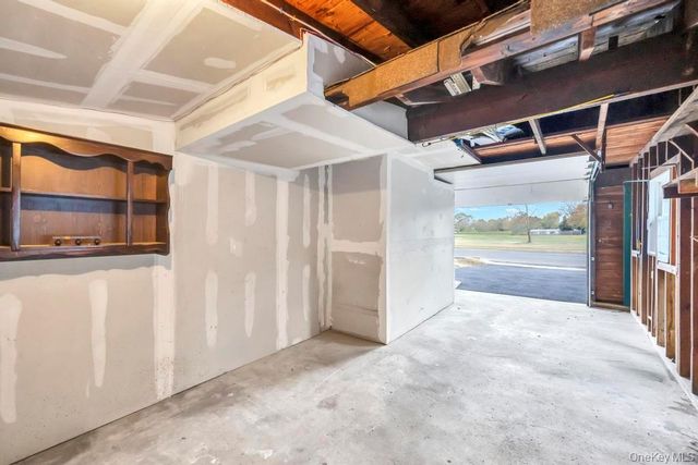 9 Redwood Lane, Levittown, NY 11756