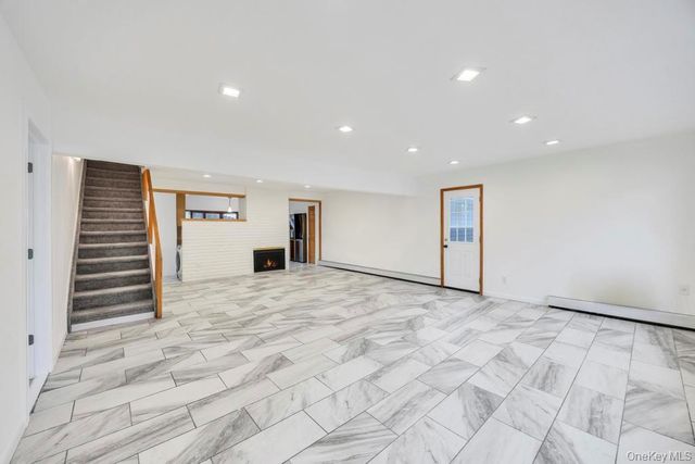 9 Redwood Lane, Levittown, NY 11756