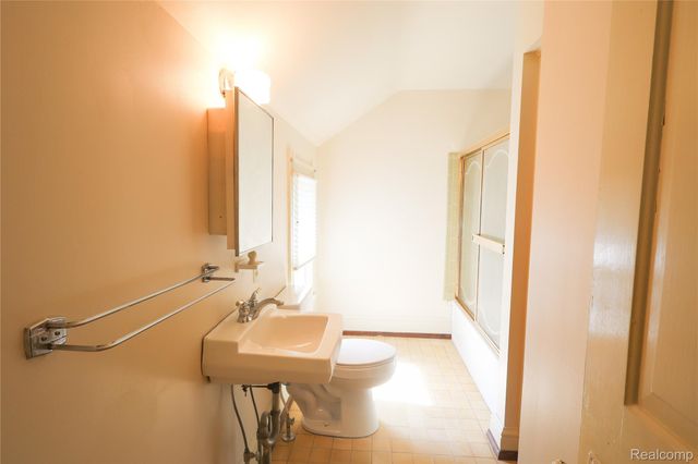 426 E 4th Street, Monroe, MI 48161
