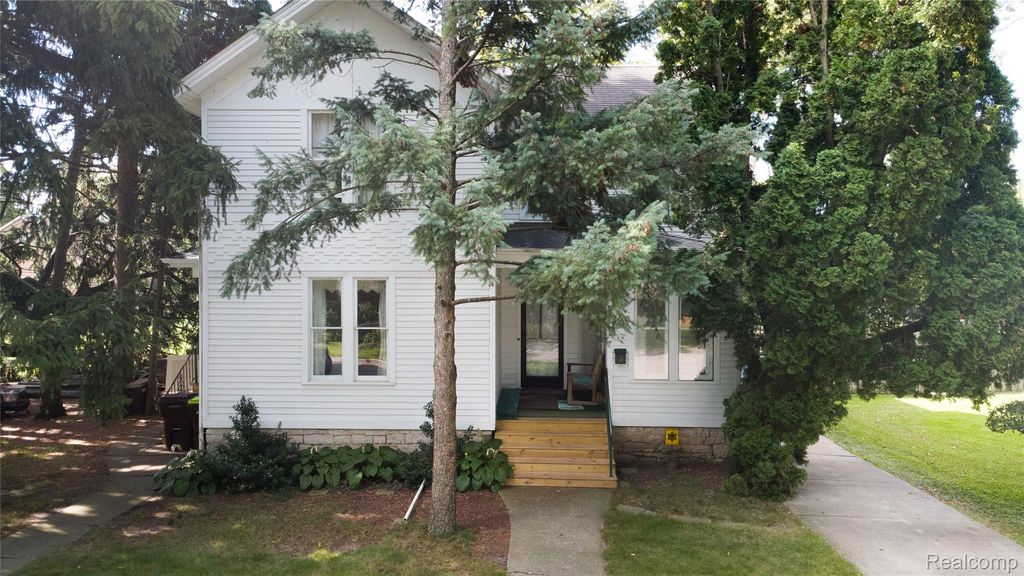 426 E 4th Street, Monroe, MI 48161