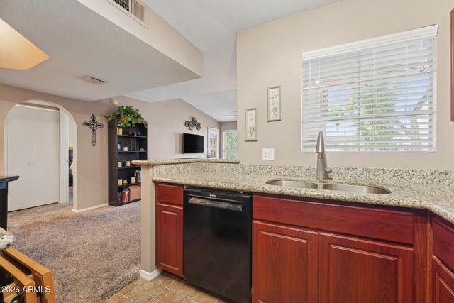 1880 E MORTEN Avenue 214, Phoenix, AZ 85020