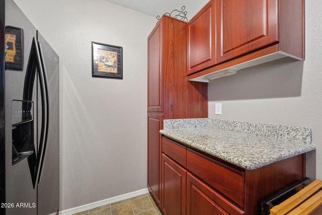 1880 E MORTEN Avenue 214, Phoenix, AZ 85020
