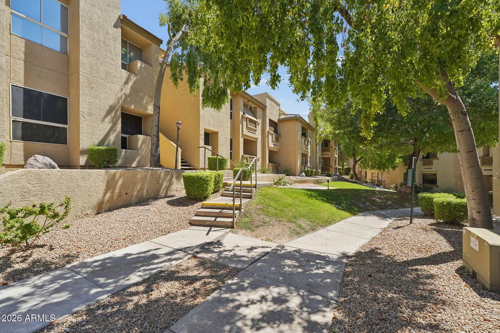 1880 E MORTEN Avenue 214, Phoenix, AZ 85020