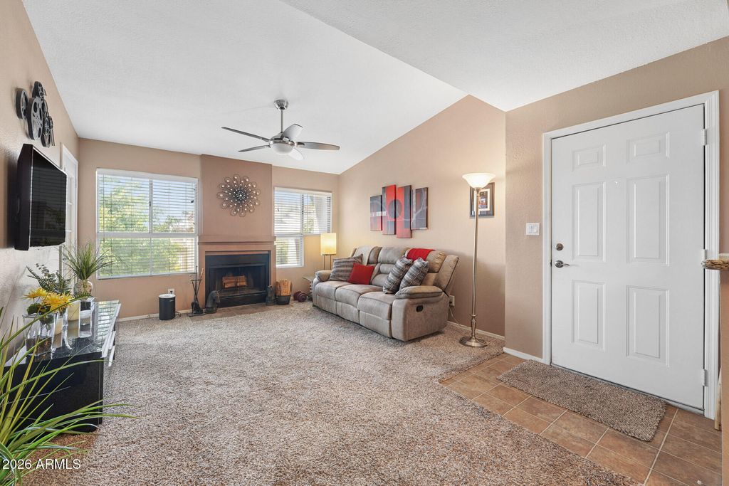 1880 E MORTEN Avenue 214, Phoenix, AZ 85020 — photo 3