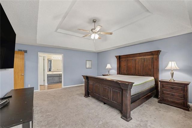 226 N Sunset Lane, Raymore, MO 64083