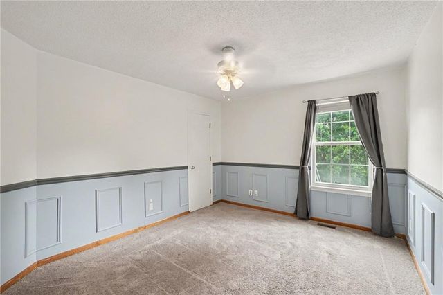 226 N Sunset Lane, Raymore, MO 64083