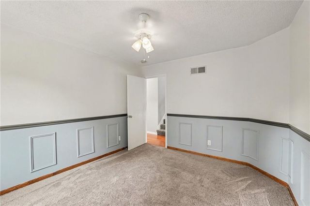 226 N Sunset Lane, Raymore, MO 64083