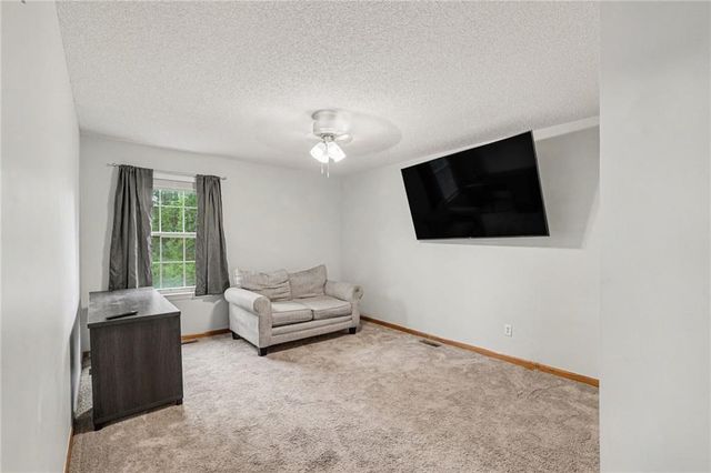 226 N Sunset Lane, Raymore, MO 64083