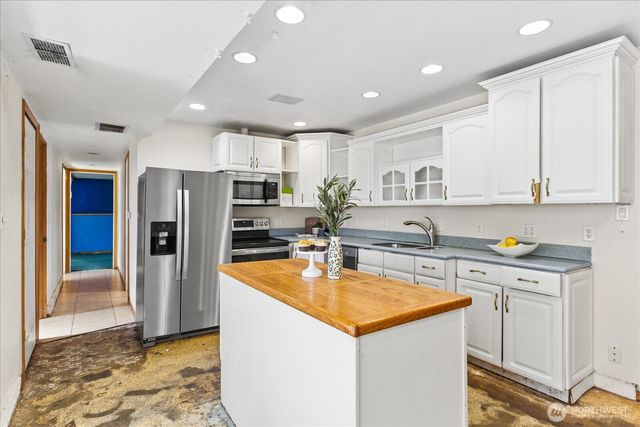 7819 225th Place SW, Edmonds, WA 98026