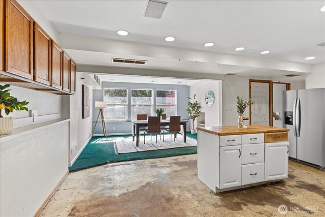 7819 225th Place SW, Edmonds, WA 98026