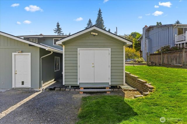 7819 225th Place SW, Edmonds, WA 98026
