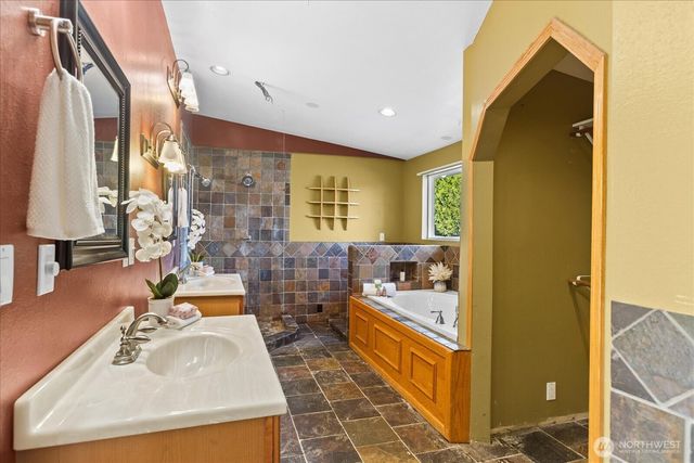 7819 225th Place SW, Edmonds, WA 98026