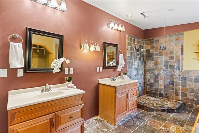 7819 225th Place SW, Edmonds, WA 98026