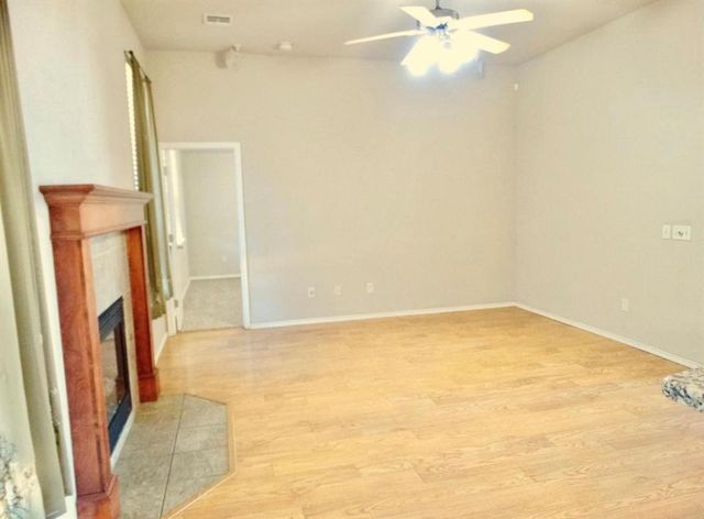 3301 Buckingham Place, Yukon, OK 73099