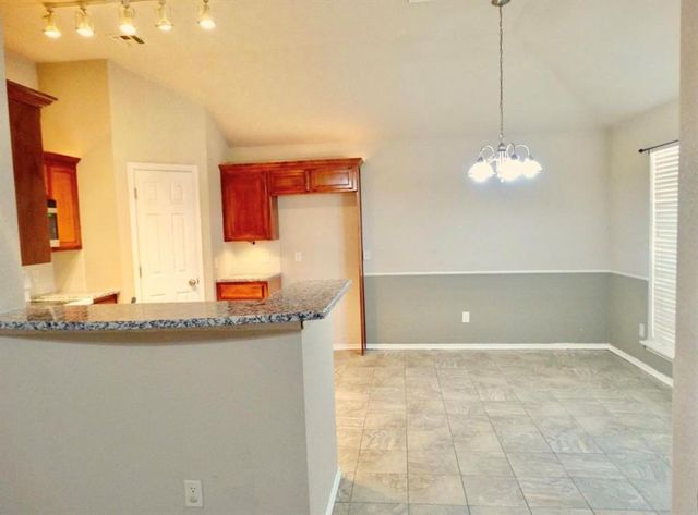 3301 Buckingham Place, Yukon, OK 73099