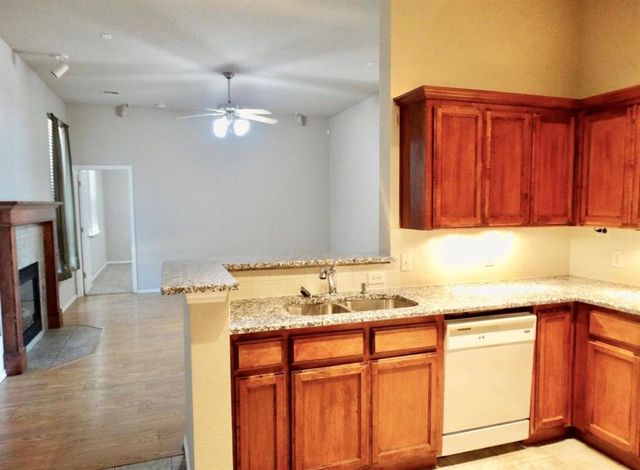 3301 Buckingham Place, Yukon, OK 73099