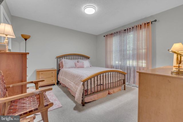 8205 SEVEN PINES LN, Waldorf, MD 20603