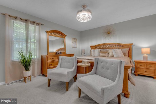 8205 SEVEN PINES LN, Waldorf, MD 20603