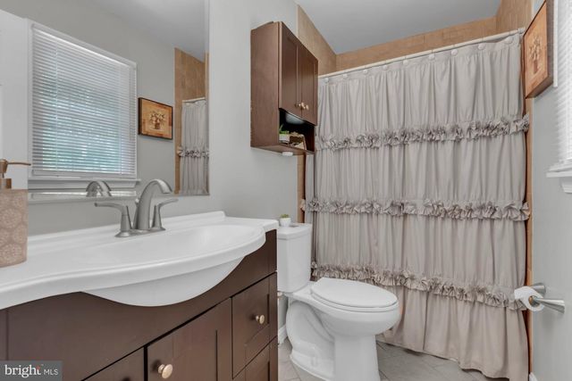 8205 SEVEN PINES LN, Waldorf, MD 20603