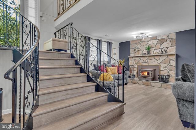 8205 SEVEN PINES LN, Waldorf, MD 20603