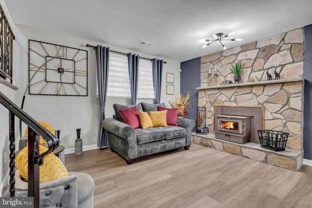 8205 SEVEN PINES LN, Waldorf, MD 20603