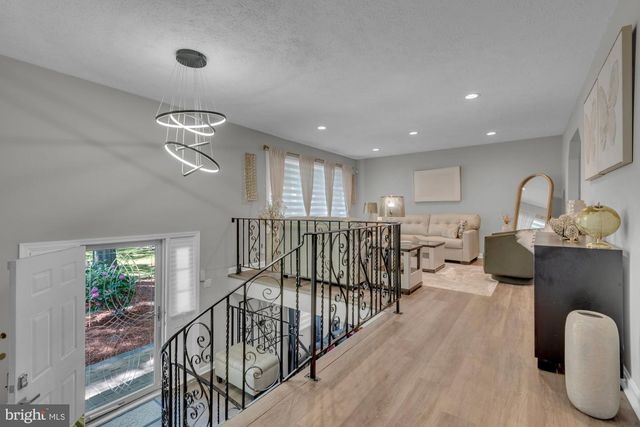 8205 SEVEN PINES LN, Waldorf, MD 20603