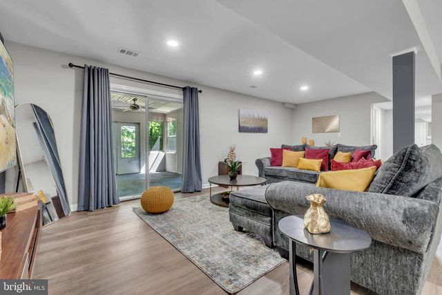 8205 SEVEN PINES LN, Waldorf, MD 20603