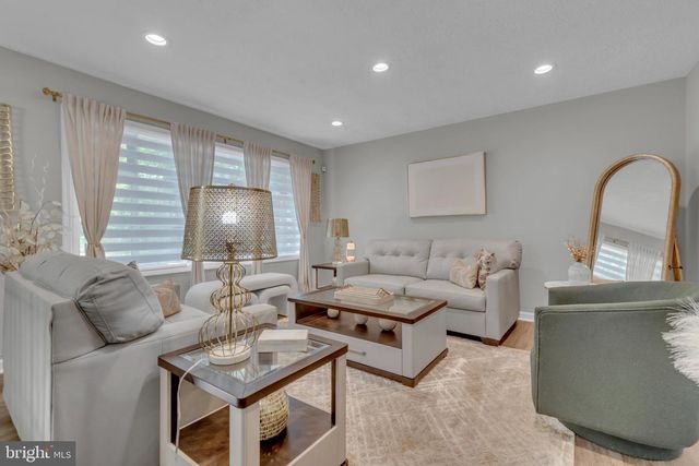 8205 SEVEN PINES LN, Waldorf, MD 20603