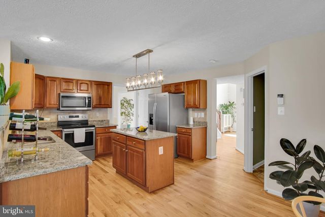 665 CLYDESDALE DR, York, PA 17402