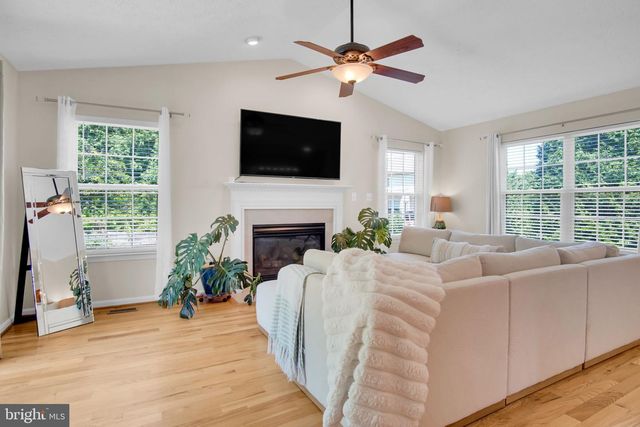 665 CLYDESDALE DR, York, PA 17402