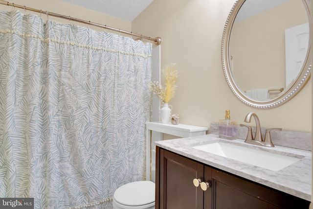 665 CLYDESDALE DR, York, PA 17402