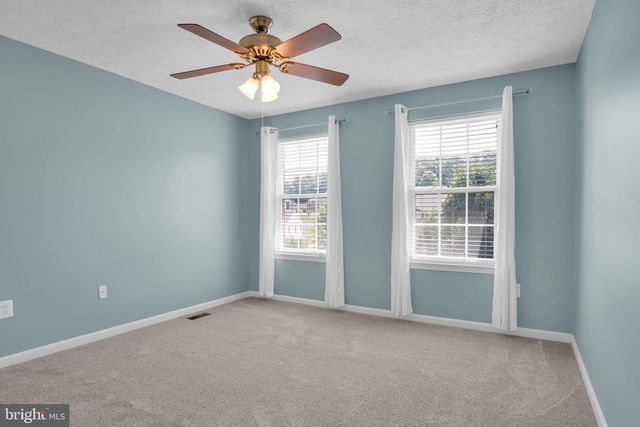 665 CLYDESDALE DR, York, PA 17402