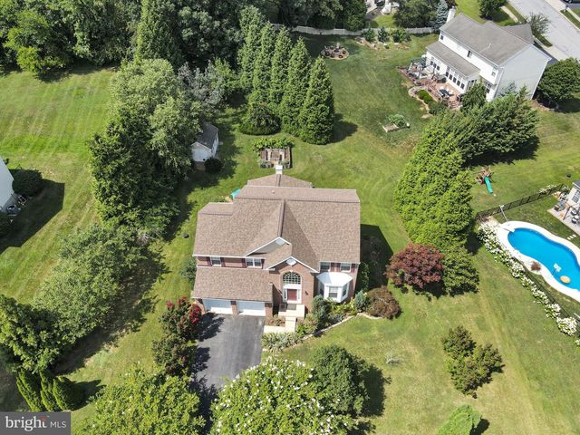 665 CLYDESDALE DR, York, PA 17402