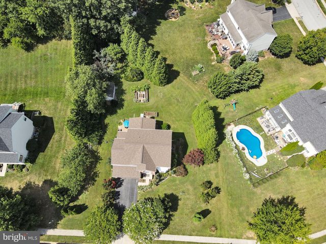 665 CLYDESDALE DR, York, PA 17402