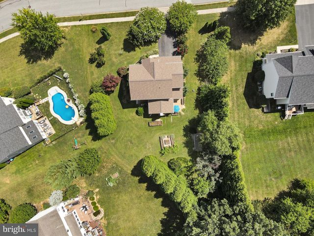 665 CLYDESDALE DR, York, PA 17402