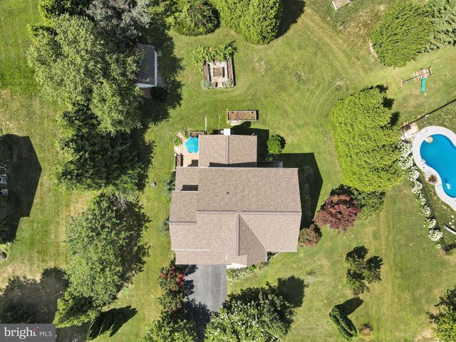 665 CLYDESDALE DR, York, PA 17402