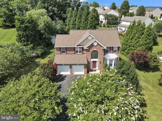 665 CLYDESDALE DR, York, PA 17402