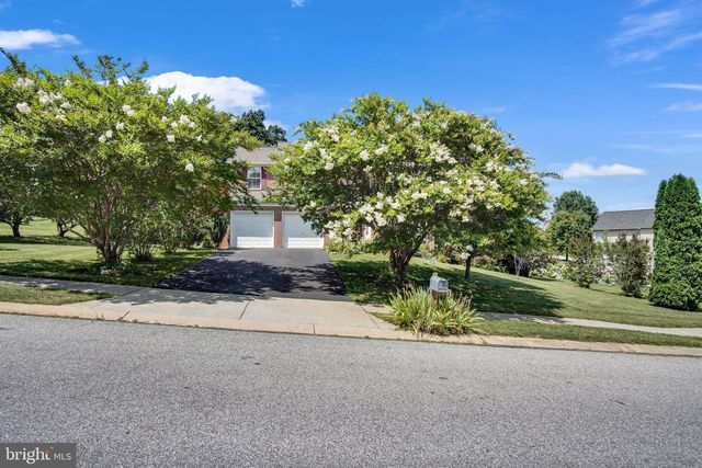 665 CLYDESDALE DR, York, PA 17402