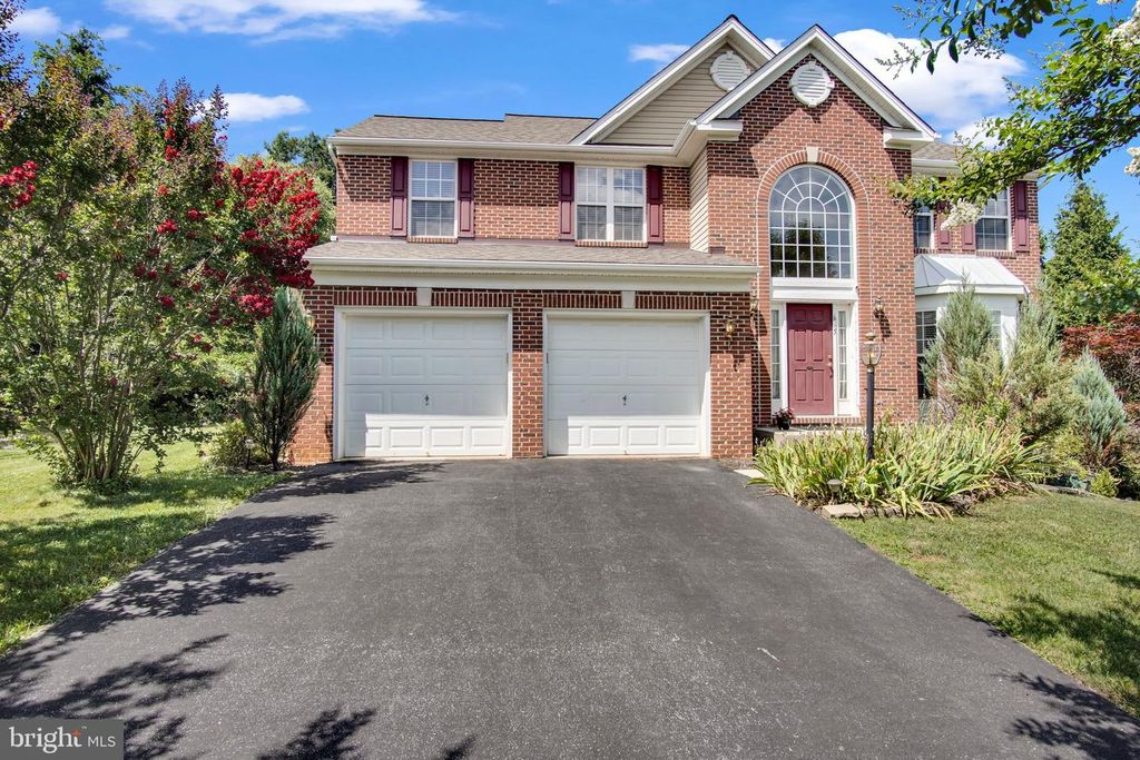 665 CLYDESDALE DR, York, PA 17402