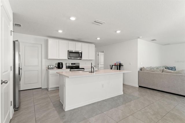 37445 SHARKS EYE LANE, Zephyrhills, FL 33541