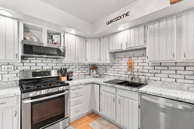 N65W28506 Fairlane DRIVE, Hartland, WI 53029