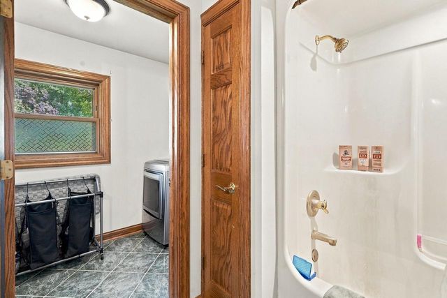 N65W28506 Fairlane DRIVE, Hartland, WI 53029