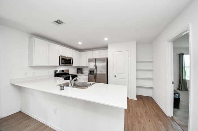 9206 Burnet Fields Drive, Baytown, TX 77521