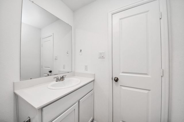 9206 Burnet Fields Drive, Baytown, TX 77521