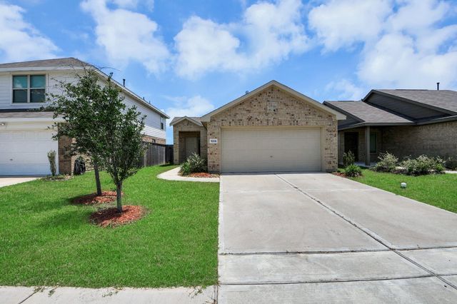 9206 Burnet Fields Drive, Baytown, TX 77521