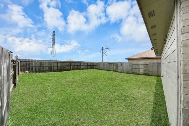 9206 Burnet Fields Drive, Baytown, TX 77521
