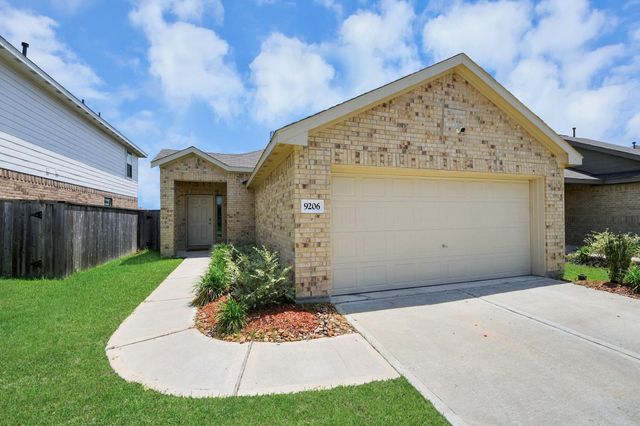 9206 Burnet Fields Drive, Baytown, TX 77521