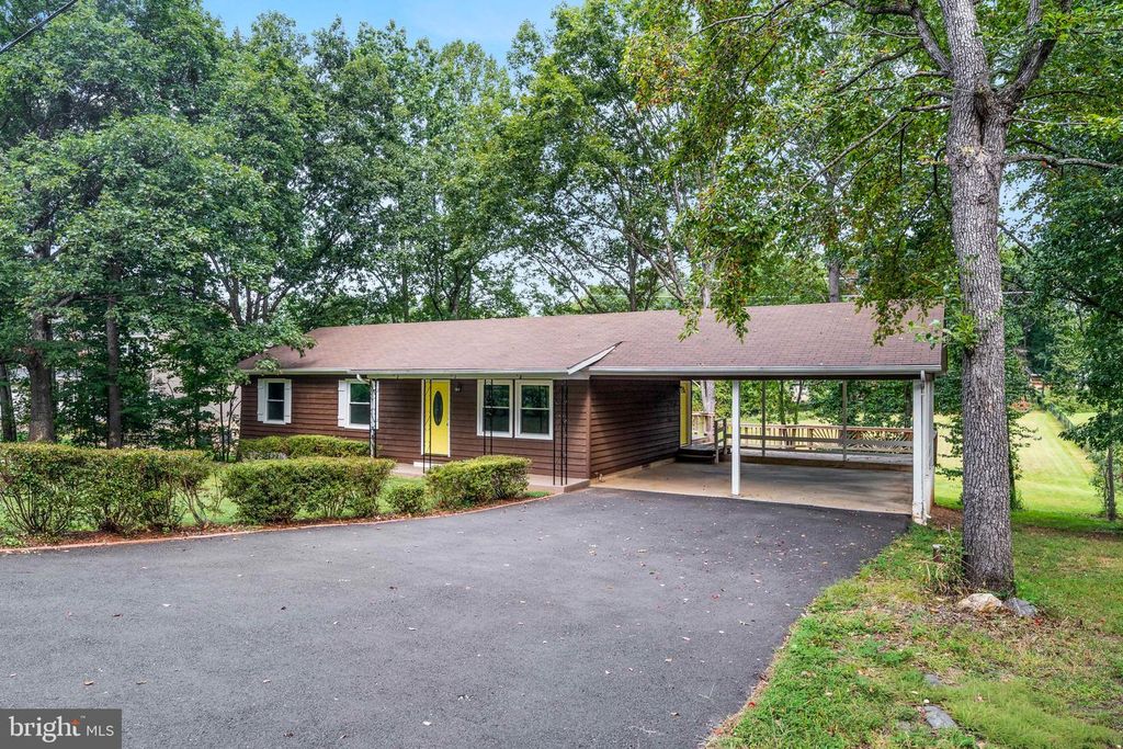 5844 ANTHONY DR, Woodbridge, VA 22193